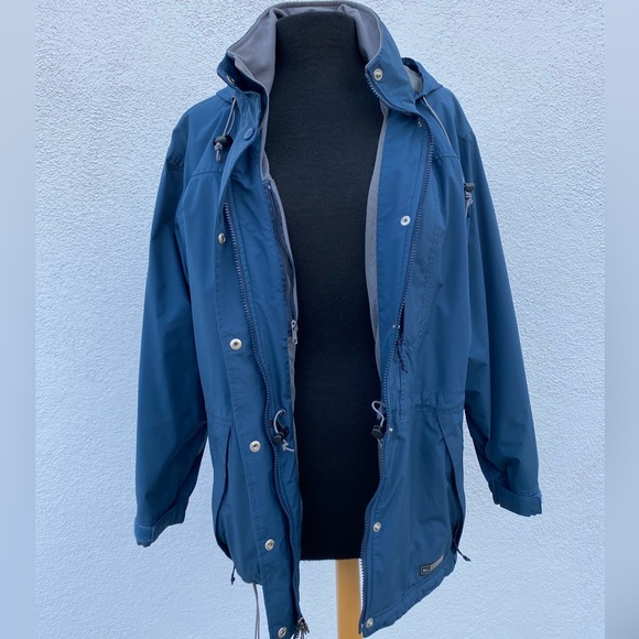 REI - Women’s warm Jacket - Picture 1 of 10